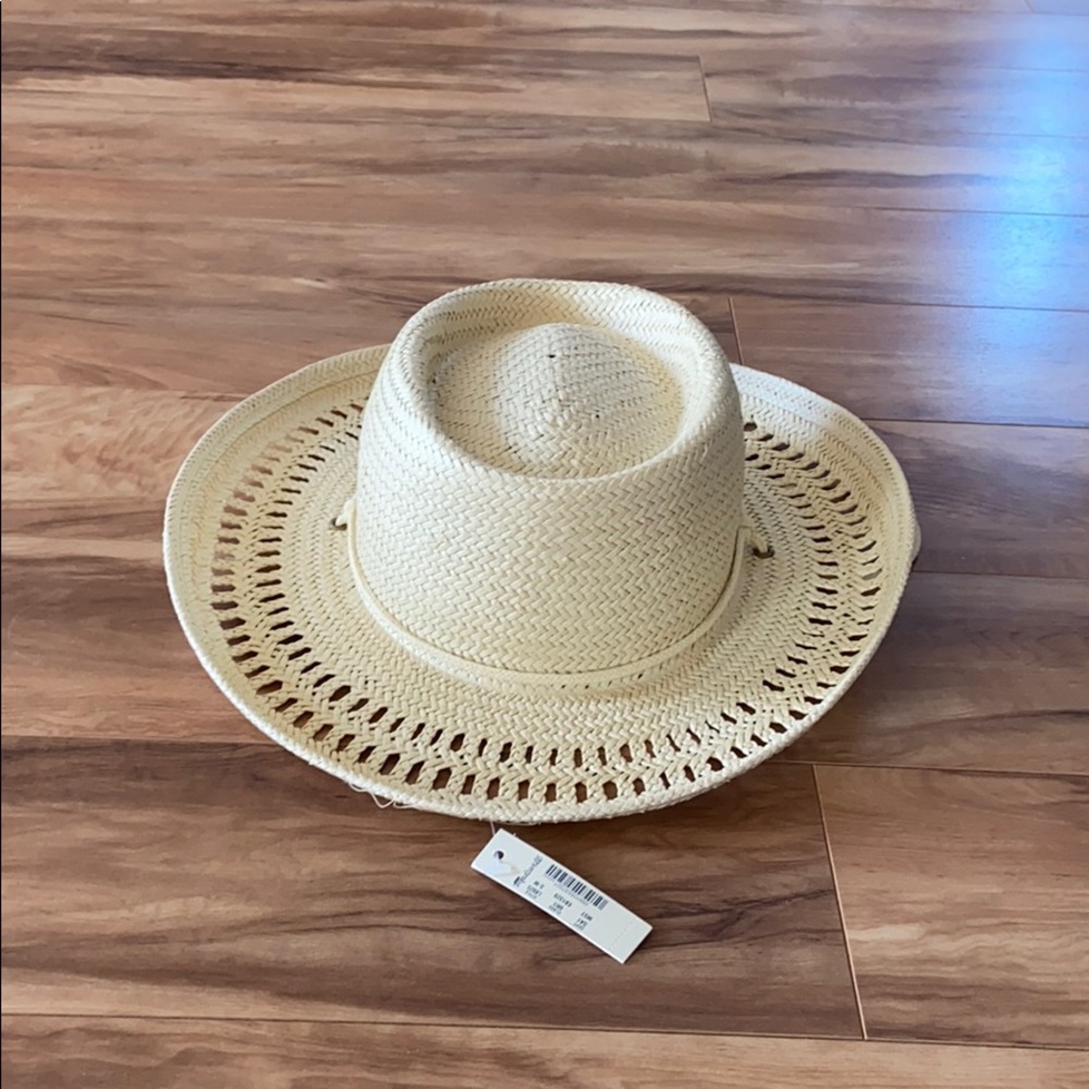 Madewell x Biltmore curved-brim straw hat. - Picture 7 of 8